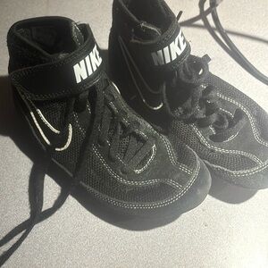 Size 1.5 youth boys wrestling shoes